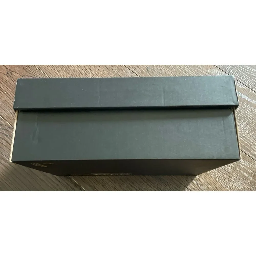 Air Jordan empty‎ shoe box